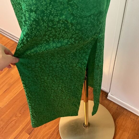Kelly Green Floral Satin Midi Dress with Black Trim Size Small / Medium - Picture 5 of 13